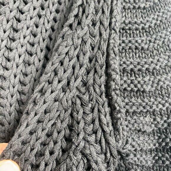 Forever 21 Black Ribbed Knit Sweater Size Small‎ Cozy Stylish 100% 493 - Picture 6 of 9